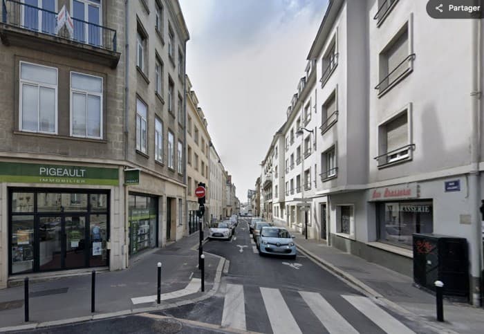 Local commercial · 184 m² · Location — photo 1