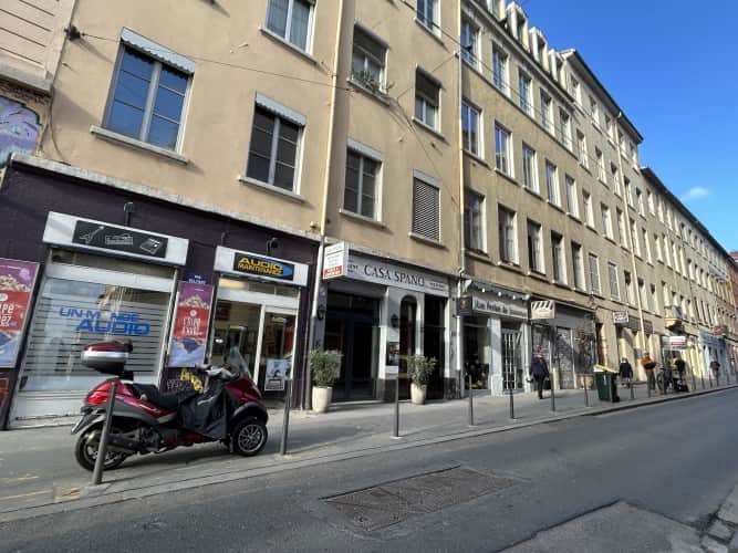 Local commercial · 155 m² · Cession de bail — photo 1