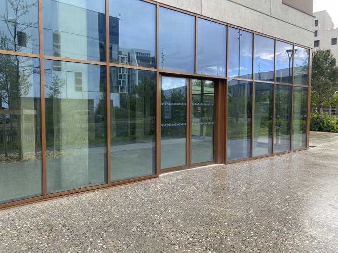 Local commercial · 108 m² · Location — photo 1