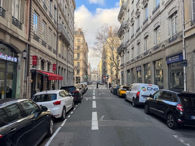 Local commercial · 60 m² · Cession de bail — photo 1