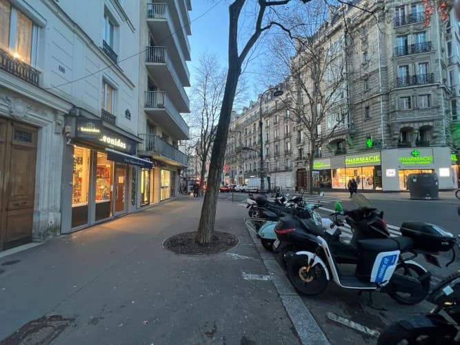 Local commercial · 85 m² · Cession de bail — photo 1