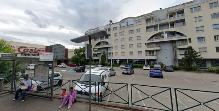 Local commercial · 140 m² · Location — photo 1