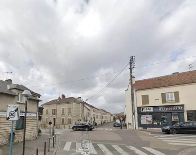 Local commercial · 127 m² · Location — photo 1