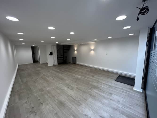 Local commercial · 133 m² · Location — photo 1