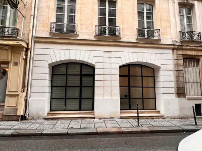 Local commercial · 138 m² · Location — photo 1