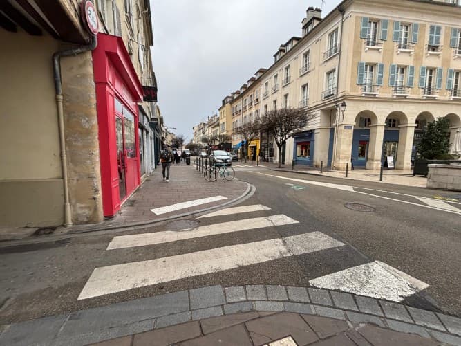 Local commercial · 232 m² · Cession de bail — photo 1