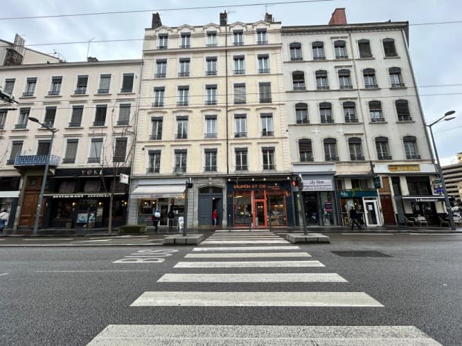 Local commercial · 108 m² · Fonds de commerce — photo 1