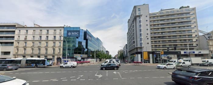 Local commercial · 166 m² · Location — photo 1