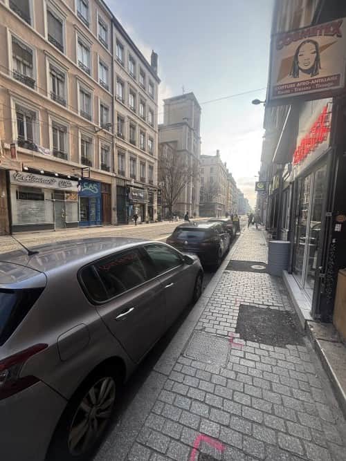Local commercial · 95 m² · Cession de bail — photo 1