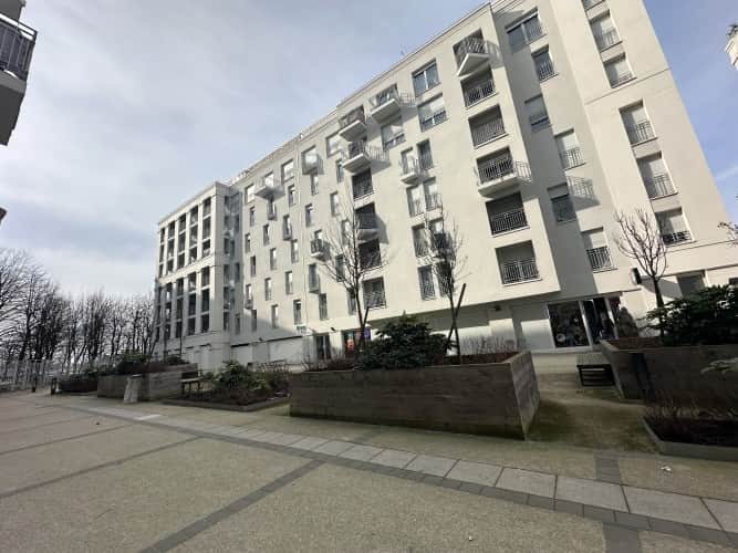 Local commercial · 77 m² · Cession de bail — photo 1
