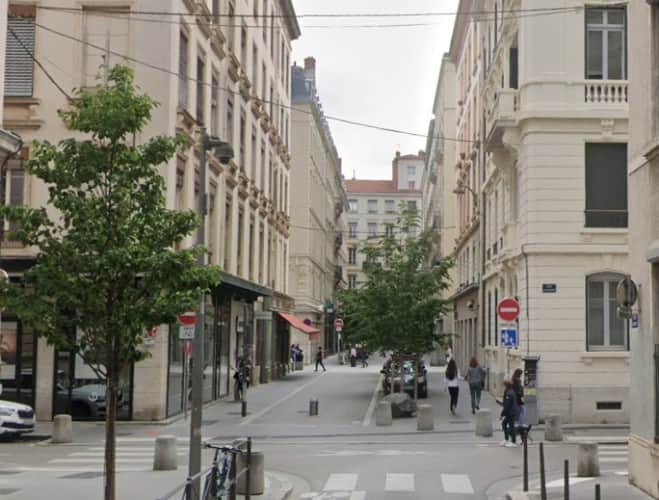 Local commercial · 254 m² · Cession de bail — photo 1