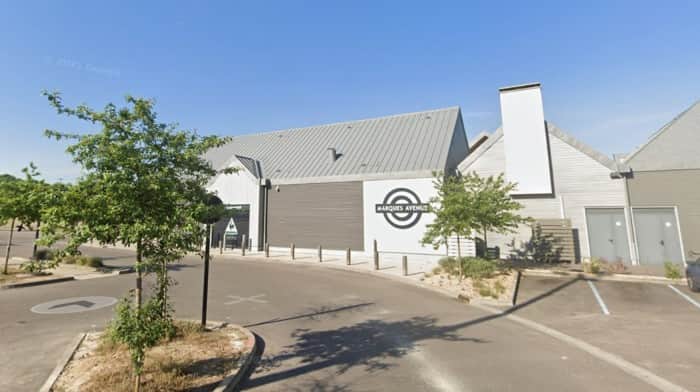 Local commercial · 127 m² · Cession de bail — photo 1