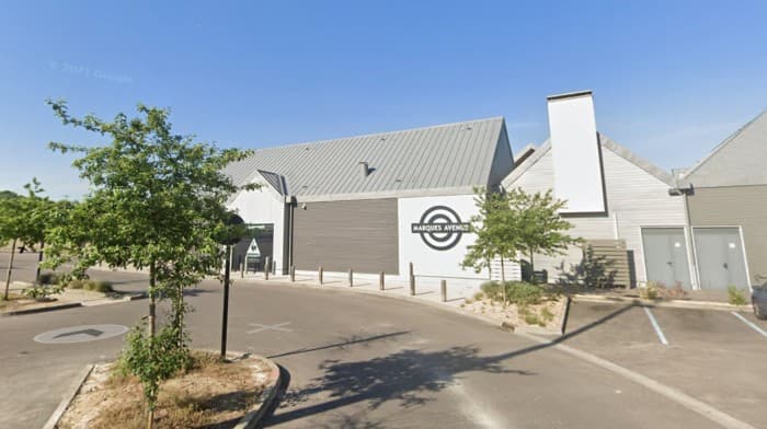 Local commercial · 127 m² · Cession de bail — photo 1