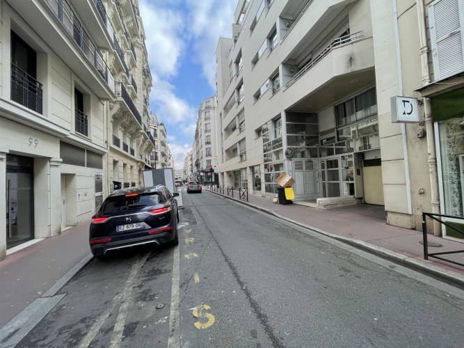 Local commercial · 67 m² · Cession de bail — photo 1