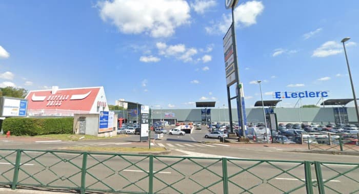 Local commercial · 97 m² · Cession de bail — photo 1