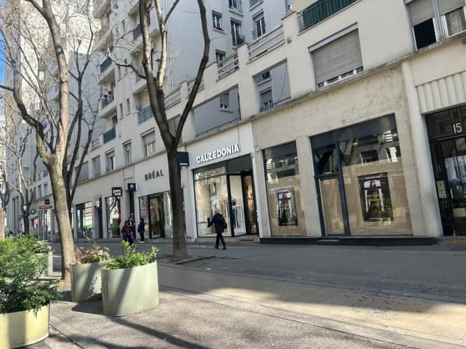 Local commercial · 105 m² · Cession de bail — photo 1