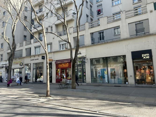 Local commercial · 24 m² · Cession de bail — photo 1