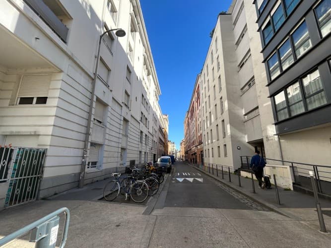 Local commercial · 137 m² · Location — photo 1