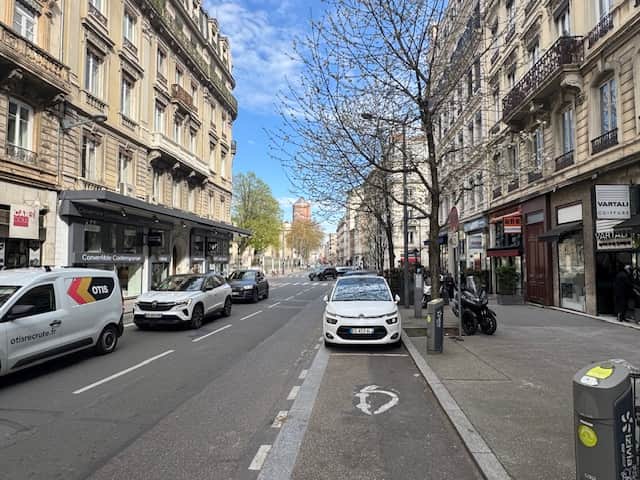 Local commercial · 69 m² · Cession de bail — photo 1