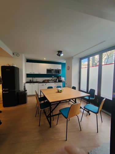 Local commercial · 124 m² · Location — photo 1
