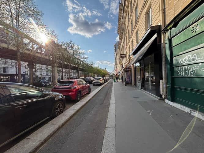 Local commercial · 29 m² · Cession de bail — photo 1
