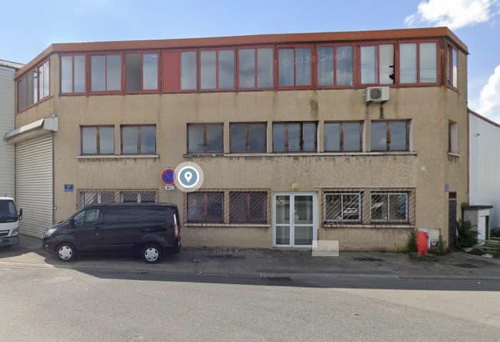 Murs commerciaux · 144 m² · Achat des murs — photo 1