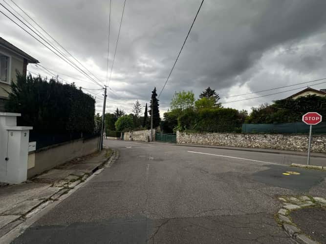 Local commercial · 13 m² · Location — photo 1