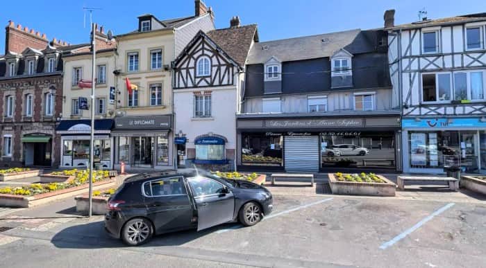 Local commercial · 127 m² · Location — photo 1