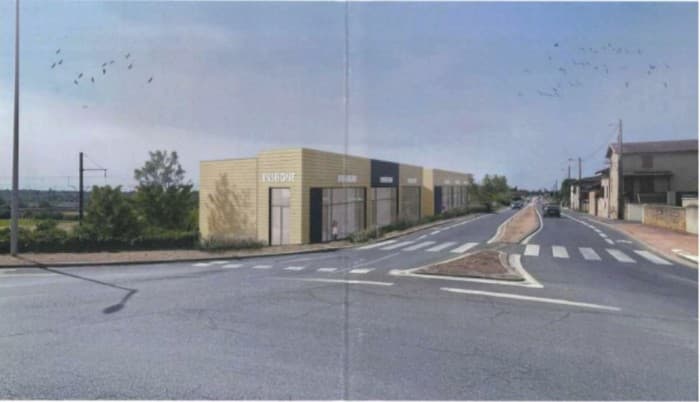Local commercial · 247 m² · Location — photo 1