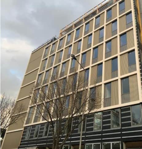 Local commercial · 301 m² · Location — photo 1
