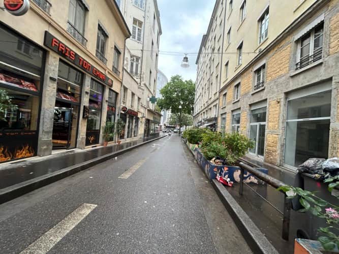 Local commercial · 45 m² · Location — photo 1
