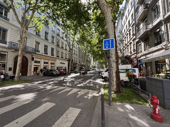 Local commercial · 113 m² · Fonds de commerce — photo 1