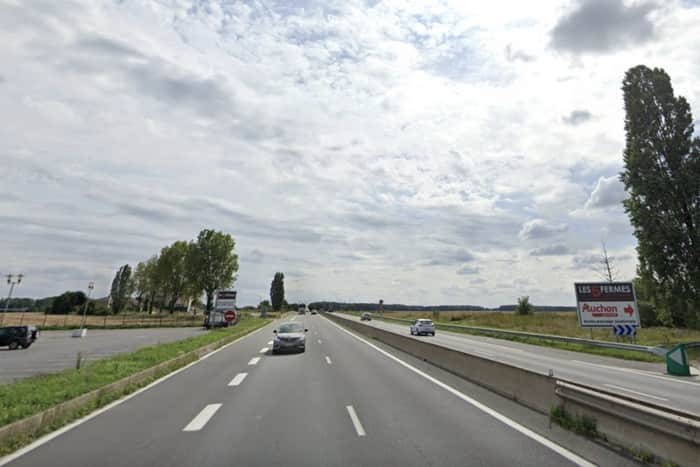 Local commercial · 2405 m² · Location — photo 1