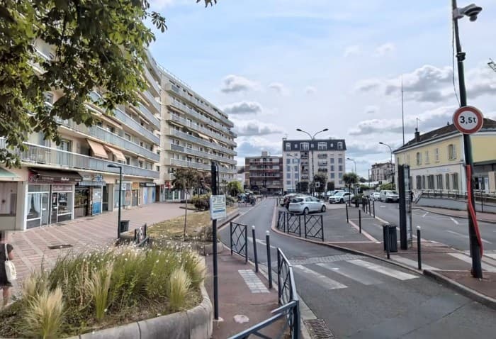 Local commercial · 90 m² · Cession de bail — photo 1