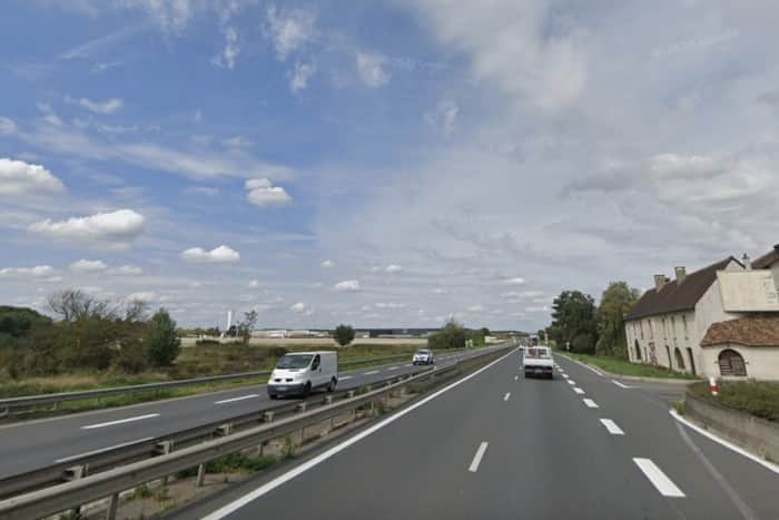 Murs commerciaux · 2405 m² · Achat des murs — photo 1
