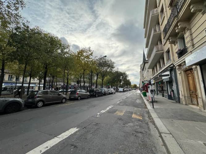 Local commercial · 138 m² · Location — photo 1