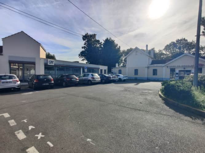 Local commercial · 131 m² · Location — photo 1