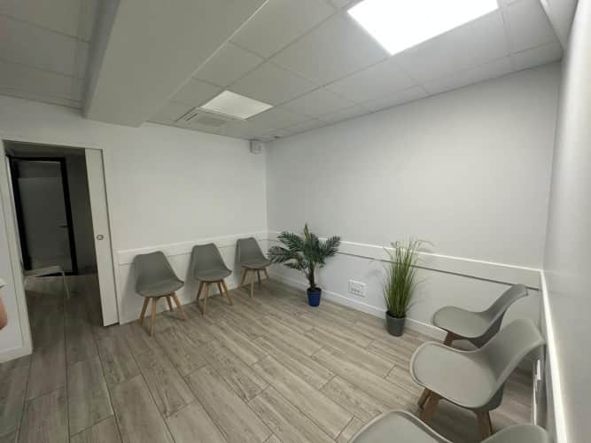 Local commercial · 145 m² · Location — photo 1