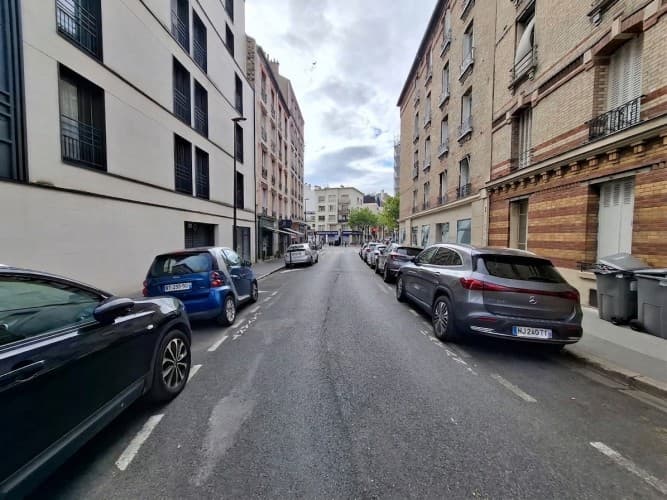 Local commercial · 145 m² · Location — photo 1
