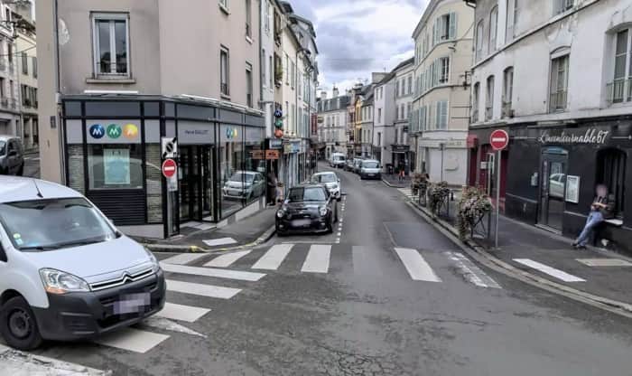 Local commercial · 100 m² · Location — photo 1