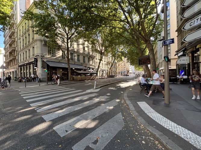 Local commercial · 160 m² · Location — photo 1