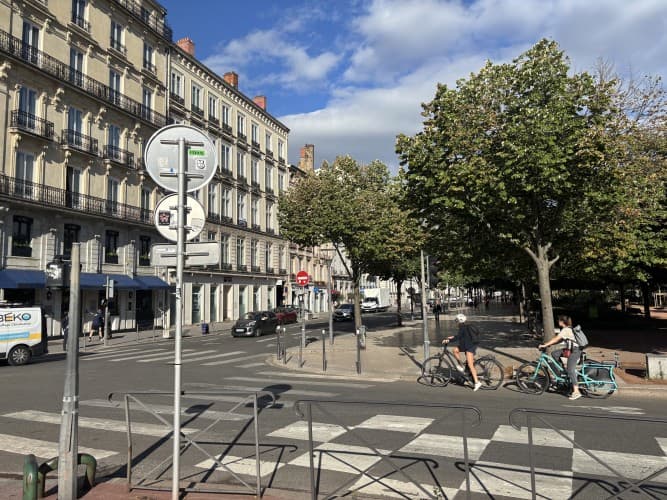 Local commercial · 51 m² · Fonds de commerce — photo 1