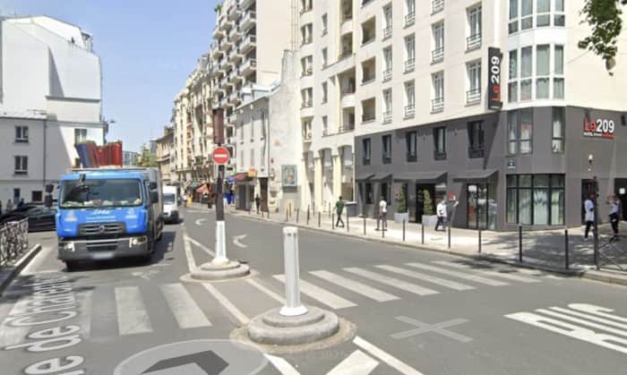 Local commercial · 64 m² · Location — photo 1