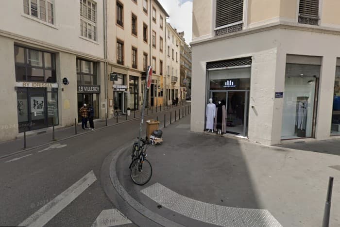 Local commercial · 110 m² · Location — photo 1