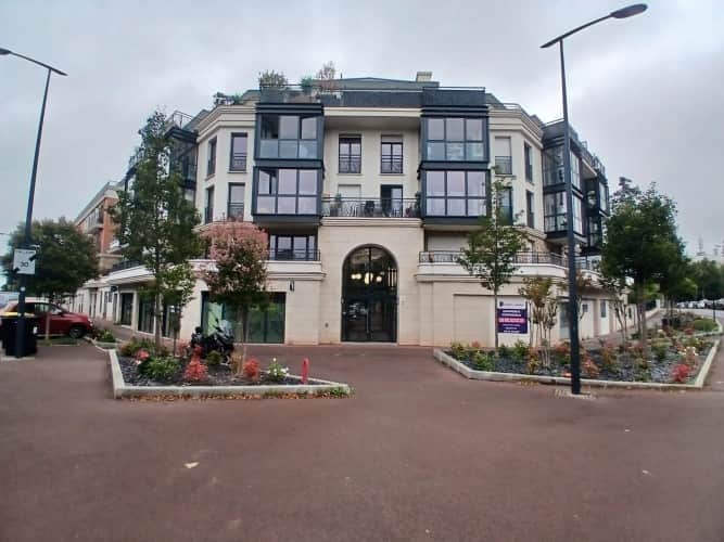 Local commercial · 274 m² · Location — photo 1