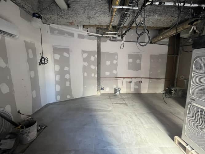 Local commercial · 28 m² · Location — photo 1