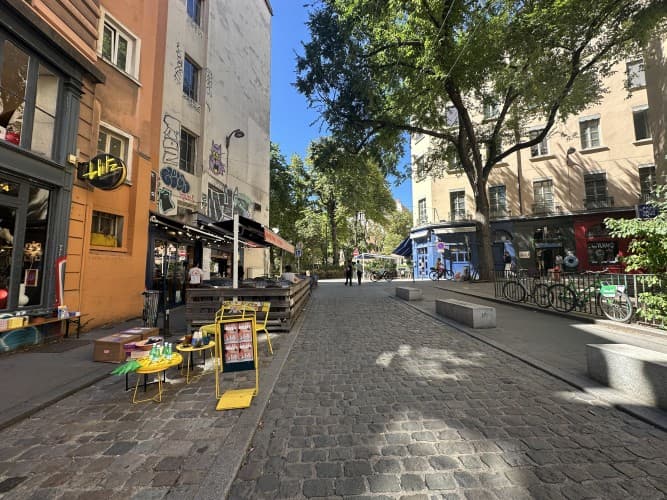 Local commercial · 105 m² · Fonds de commerce — photo 1