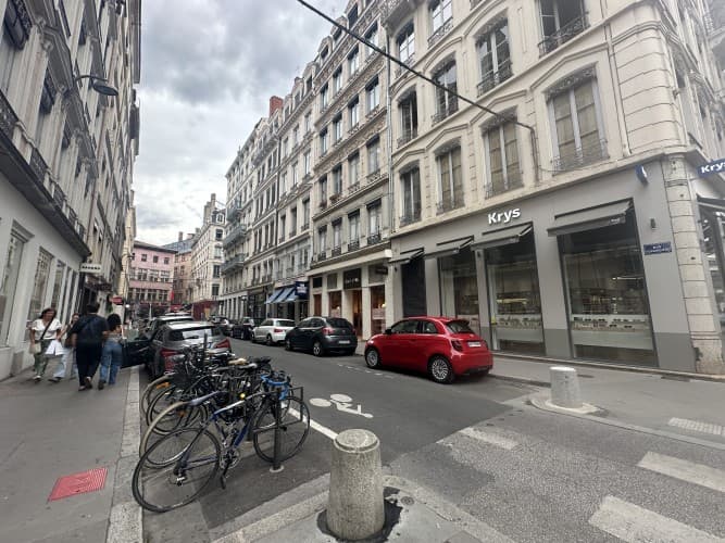 Local commercial · 24 m² · Cession de bail — photo 1