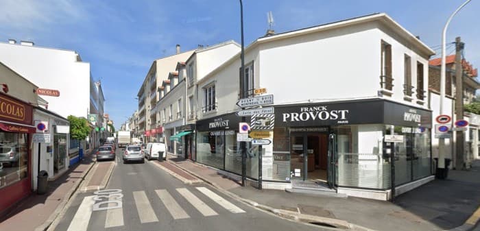 Local commercial · 83 m² · Location — photo 1