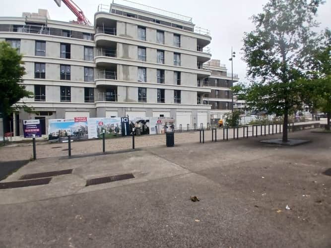 Local commercial · 317 m² · Location — photo 1